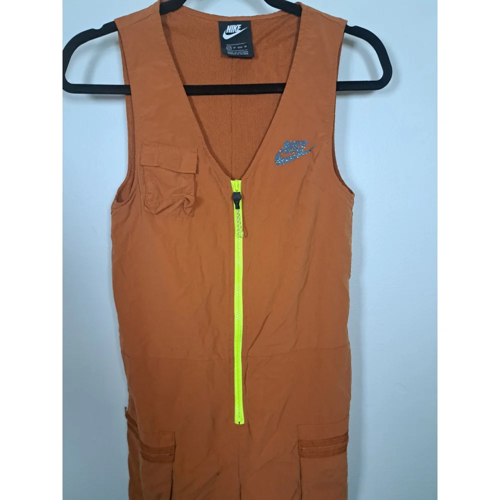 Nike Sportswear Romper Shorts Women Size X-Small Orange‎ Icon Clash